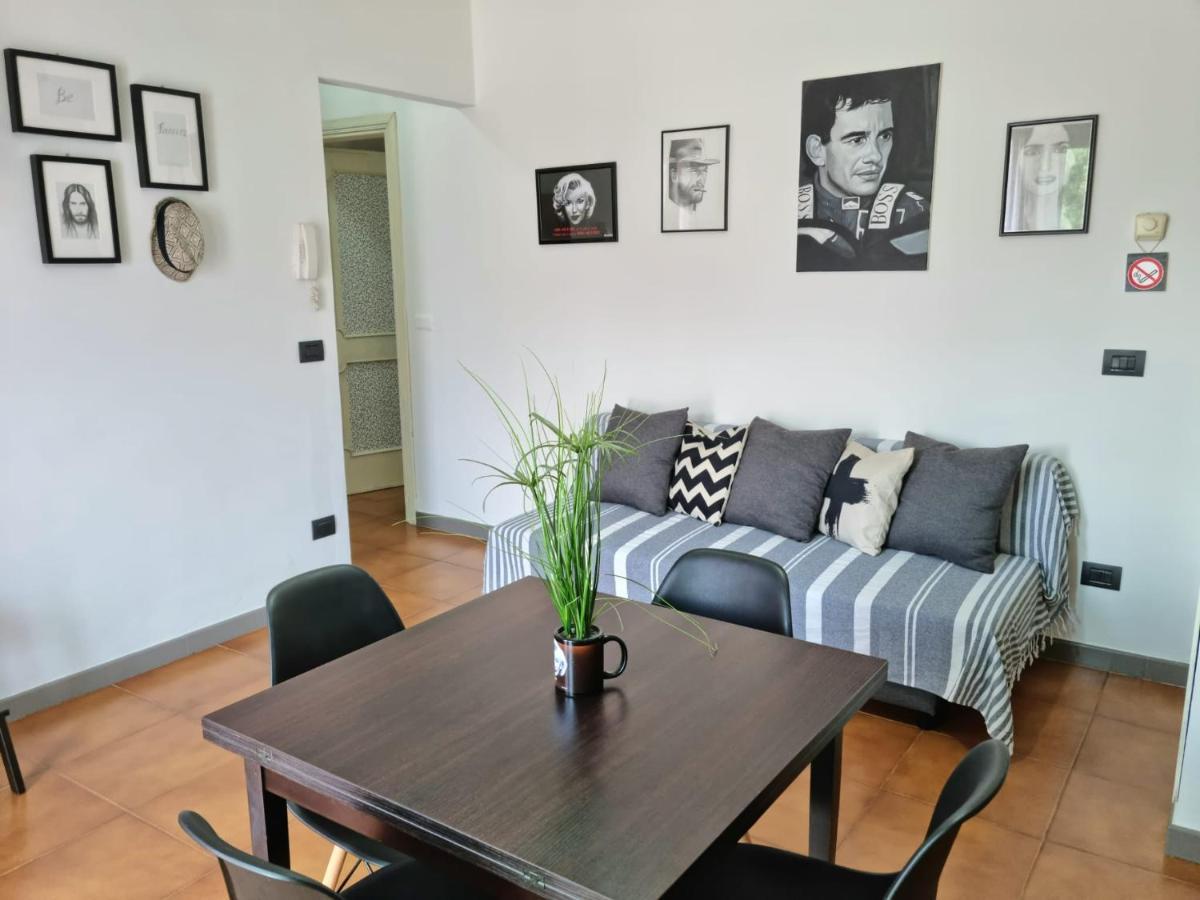 Home Of Fame - Home Gallery With Fully Equipped Kitchen, Separate Entrance, Free Parking 奧爾比亞 外观 照片