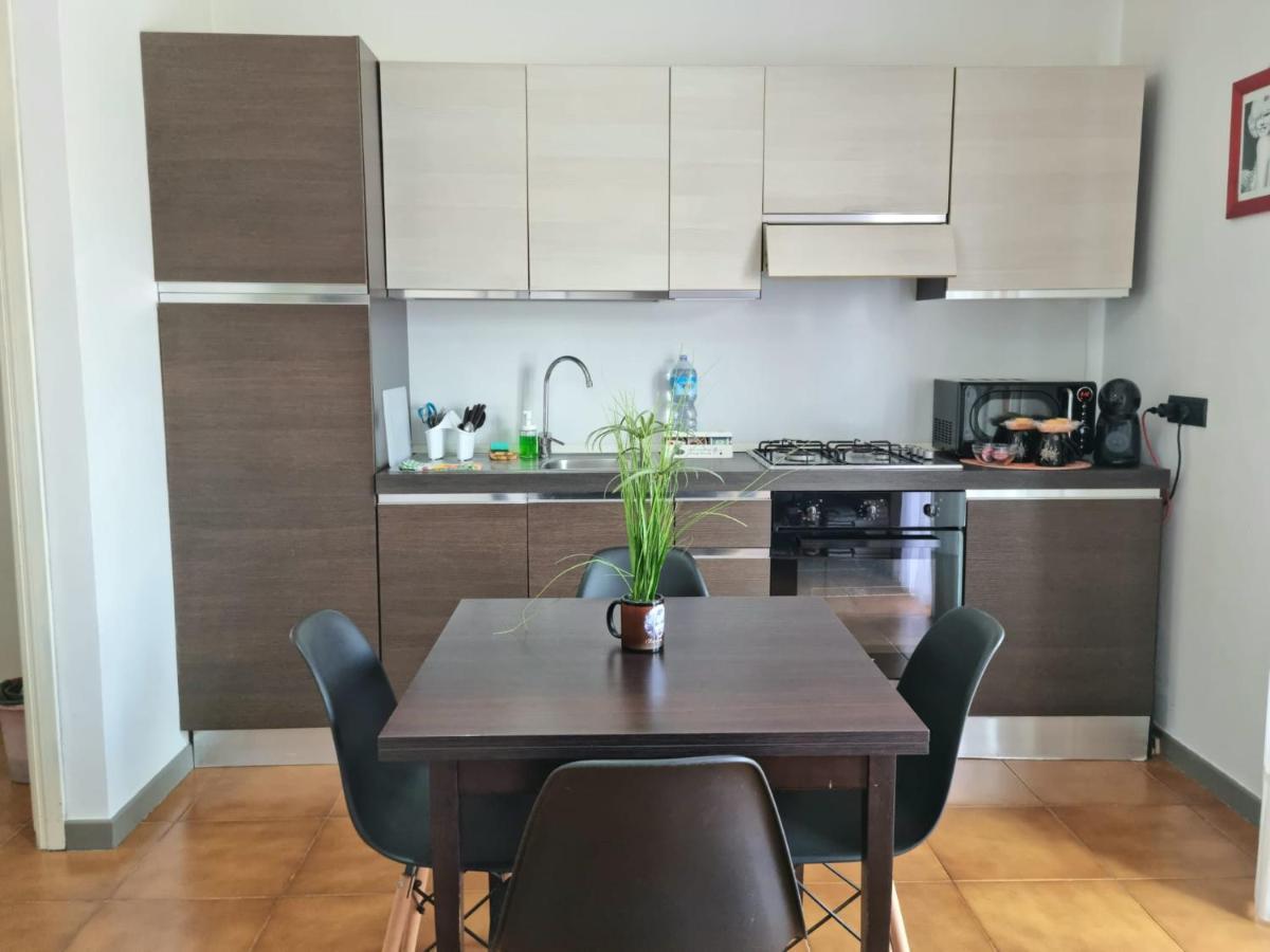 Home Of Fame - Home Gallery With Fully Equipped Kitchen, Separate Entrance, Free Parking 奧爾比亞 外观 照片
