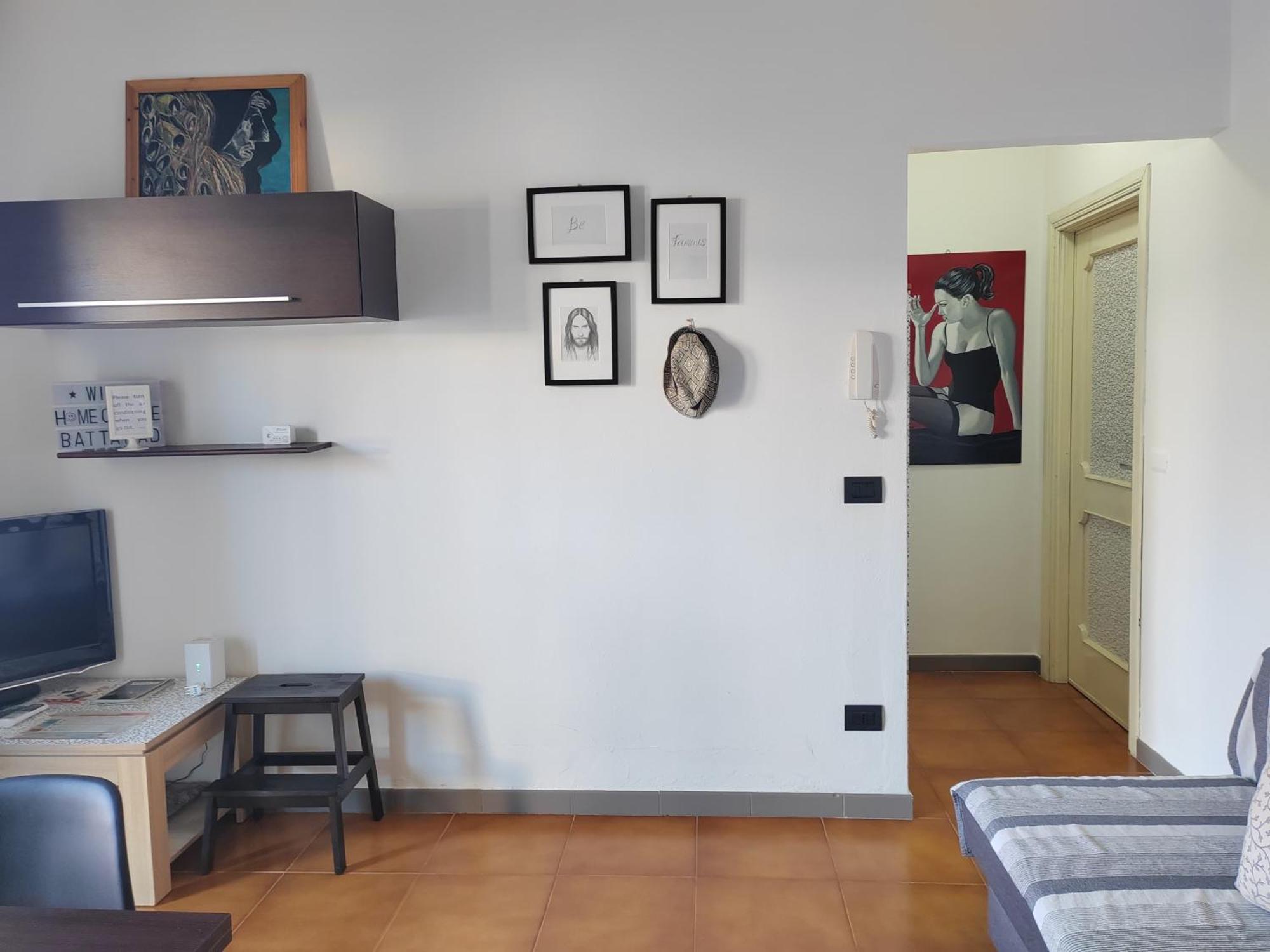 Home Of Fame - Home Gallery With Fully Equipped Kitchen, Separate Entrance, Free Parking 奧爾比亞 外观 照片