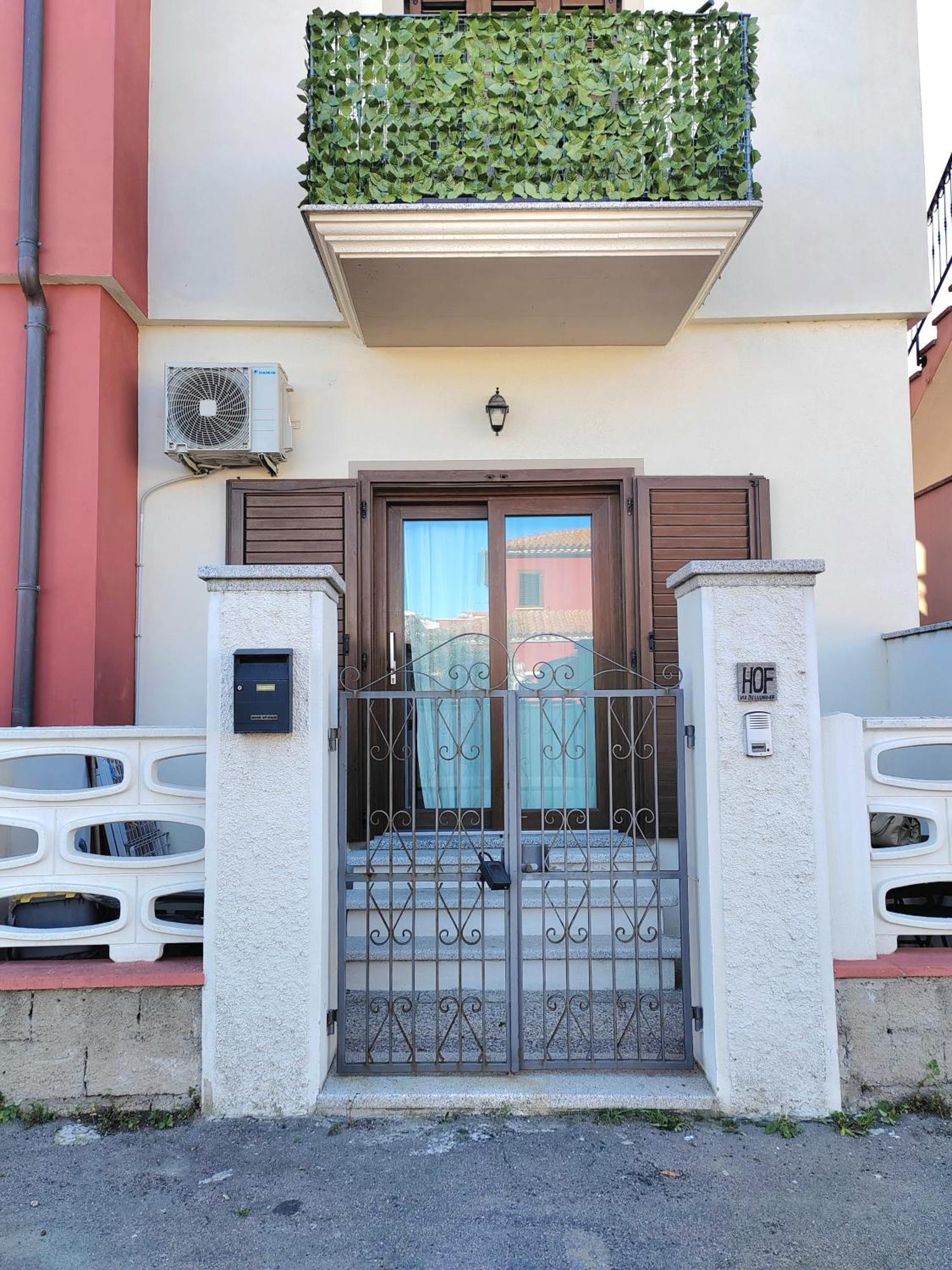 Home Of Fame - Home Gallery With Fully Equipped Kitchen, Separate Entrance, Free Parking 奧爾比亞 外观 照片